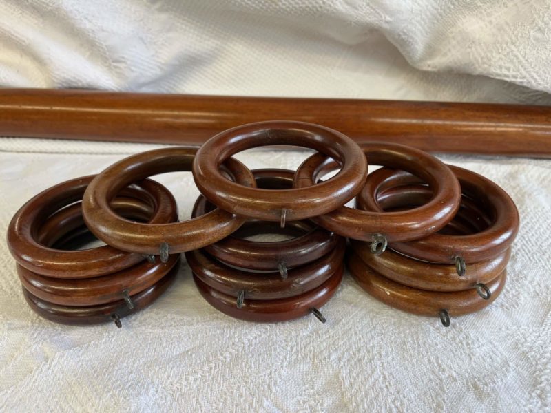 Antique mahogany pole with finials, brackets and rings. - Image 2