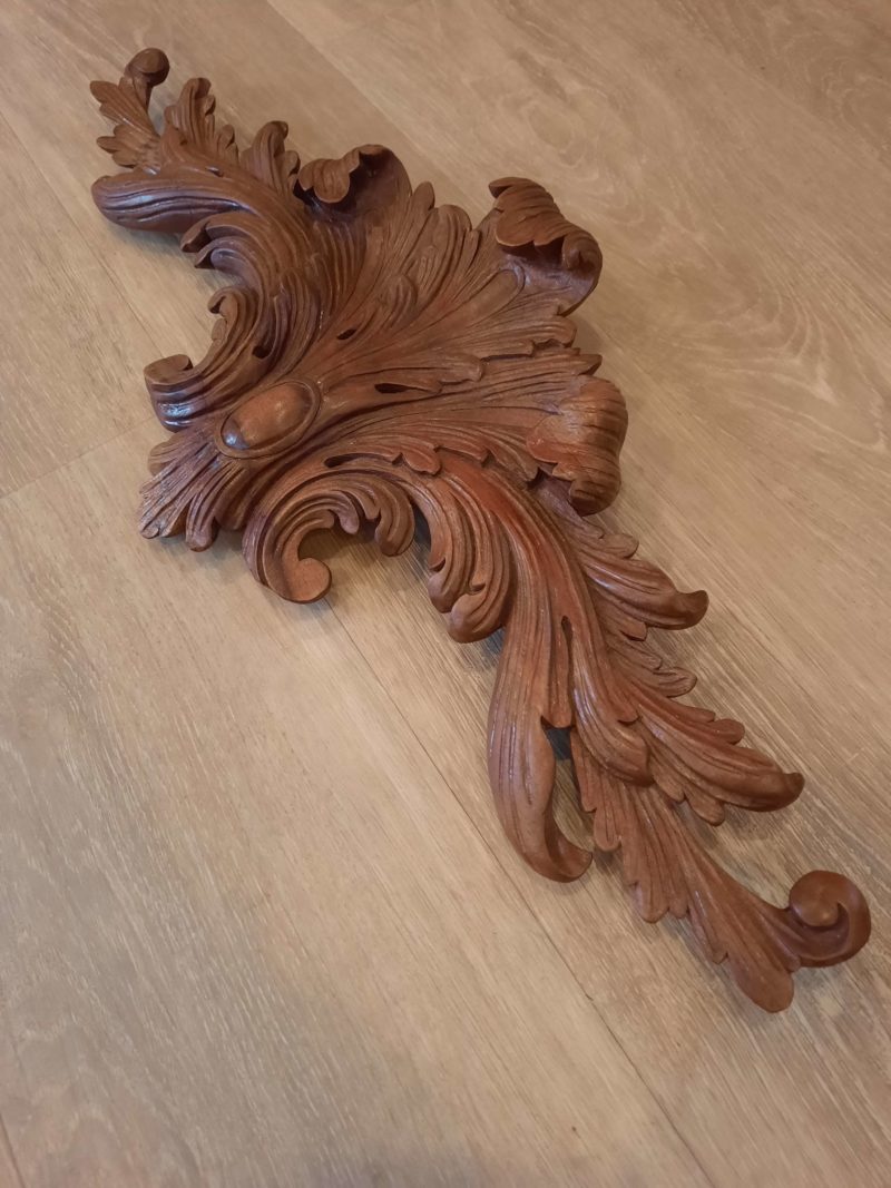 Chippendale carved centre piece - Image 2